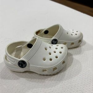 CROCS Kids White Classic Clog with Heel Strap